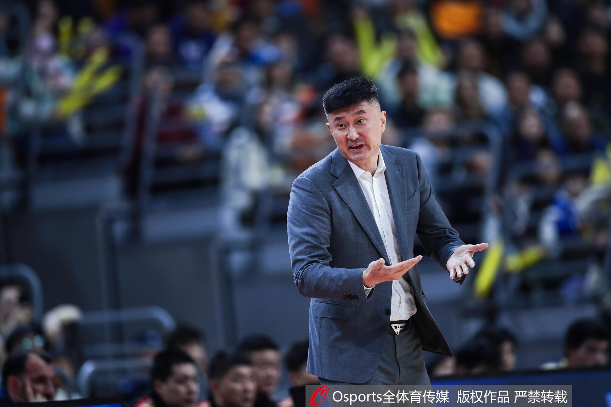 亚博体育-郭艾伦打趣杜锋：杜导现在是老教练了 不管输赢都面不改色心不跳