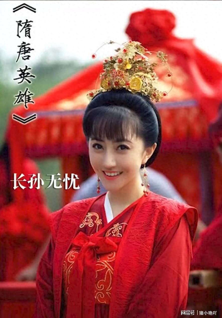 亚博体育官方入口-女演员自曝：曾流产5次失去7个宝宝，如今43岁仍努力拼二胎！